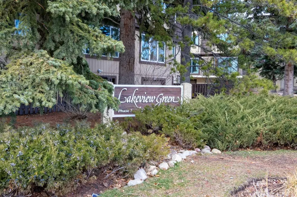 3130 66 Avenue SW Calgary AB T3E 5K8