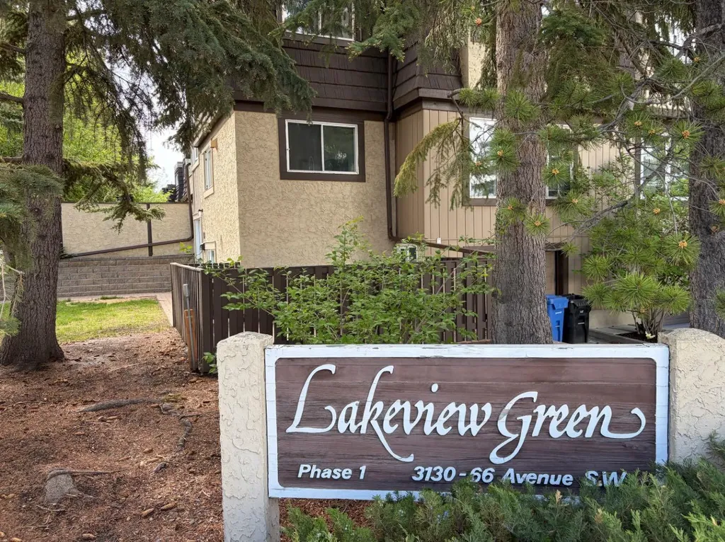 3130 66 Avenue SW Calgary AB T3E 5K8