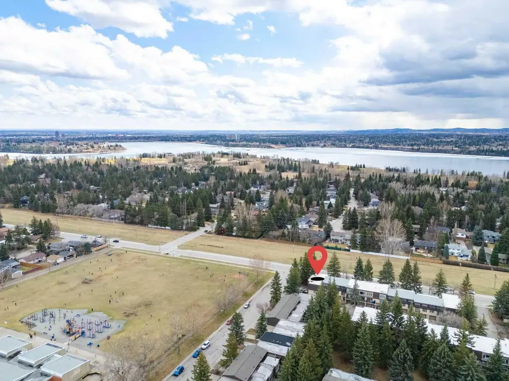 3130 66 Avenue SW Calgary AB T3E 5K8