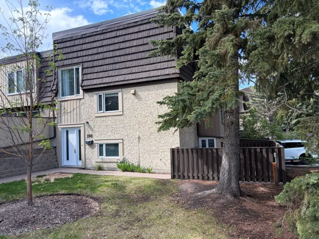 3130 66 Avenue SW Calgary AB T3E 5K8