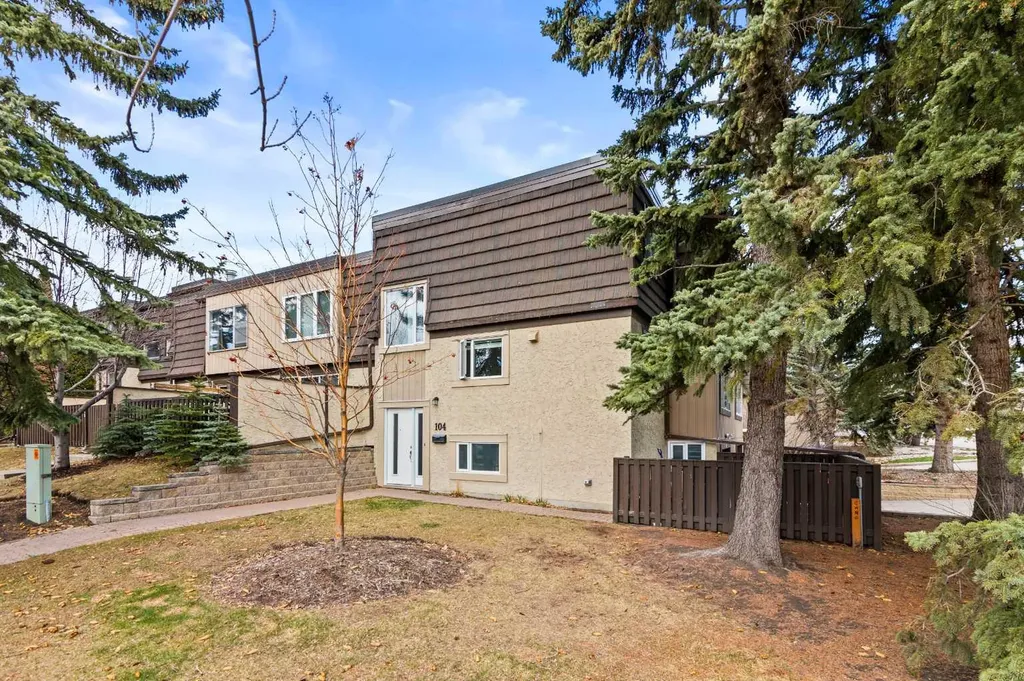 3130 66 Avenue SW Calgary AB T3E 5K8