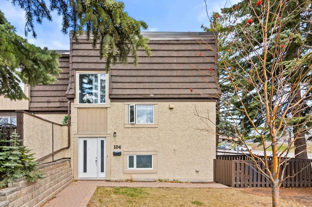 3130 66 Avenue SW Calgary AB T3E 5K8