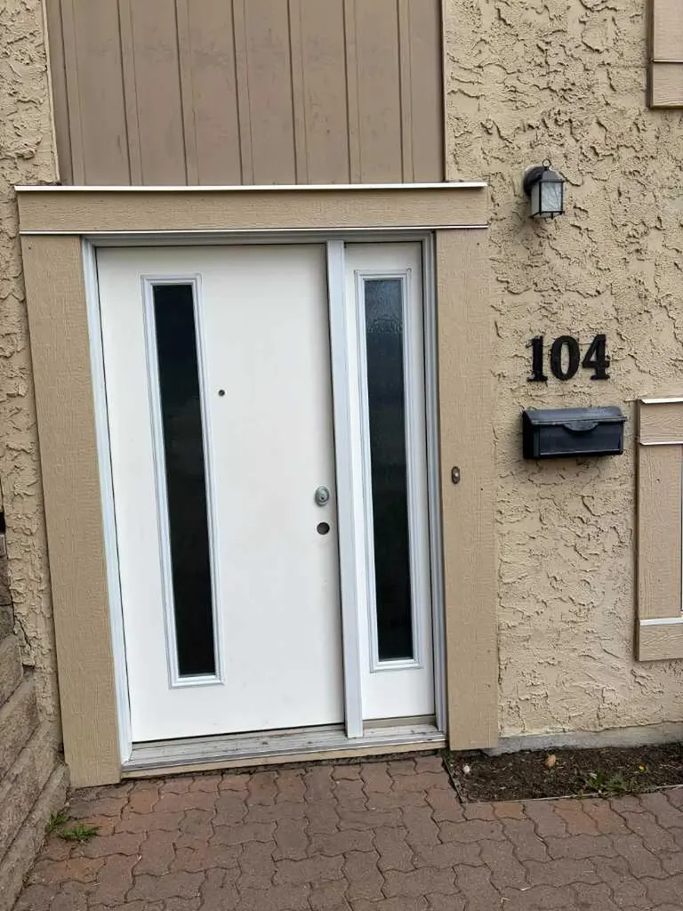 3130 66 Avenue SW Calgary AB T3E 5K8