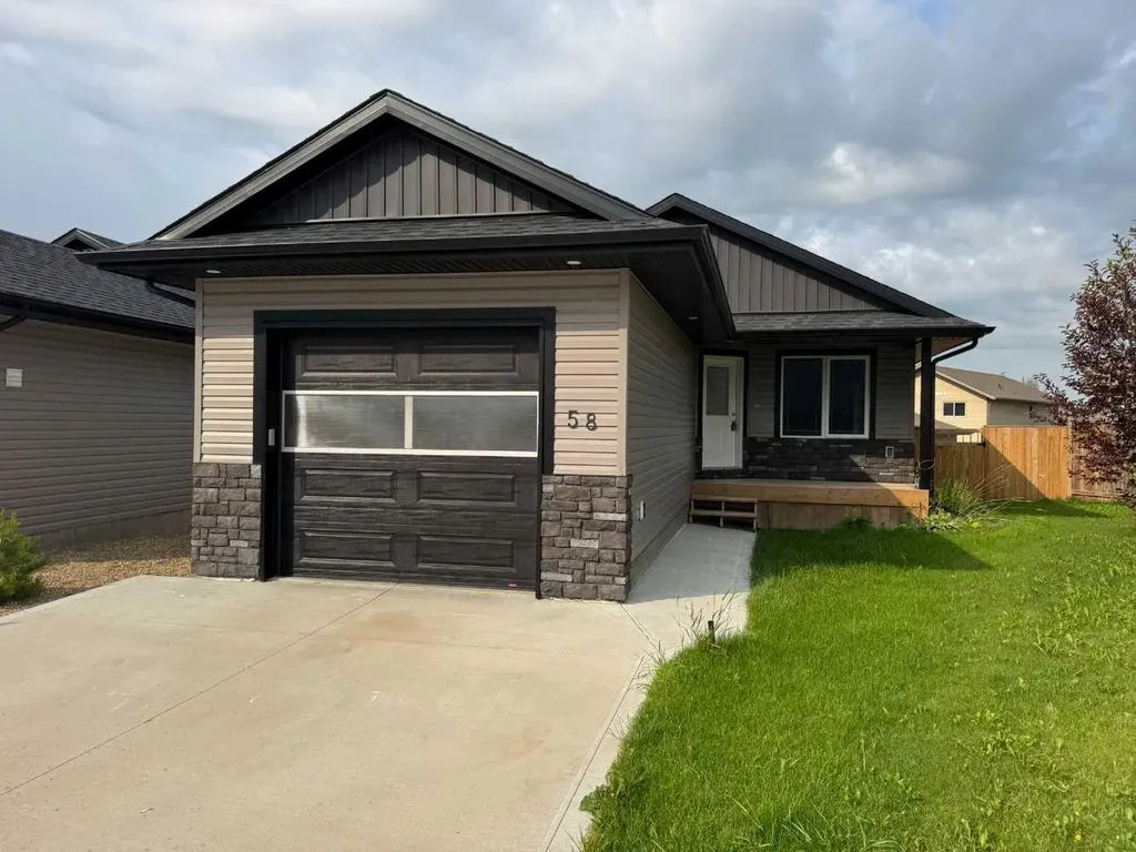58 Ranchers Close Lacombe AB T4L 0B2