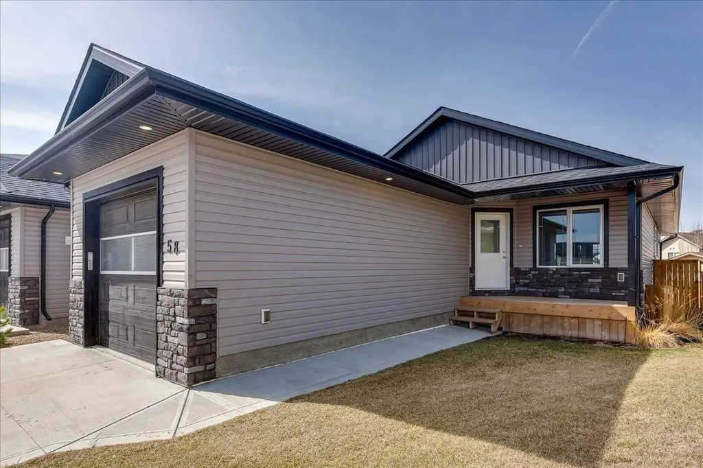 58 Ranchers Close Lacombe AB T4L 0B2