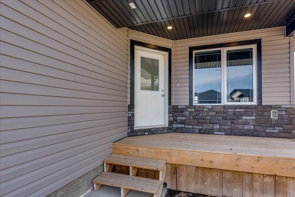 58 Ranchers Close Lacombe AB T4L 0B2