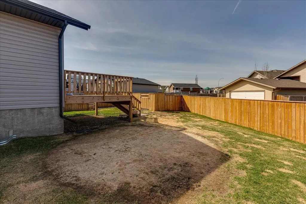 58 Ranchers Close Lacombe AB T4L 0B2
