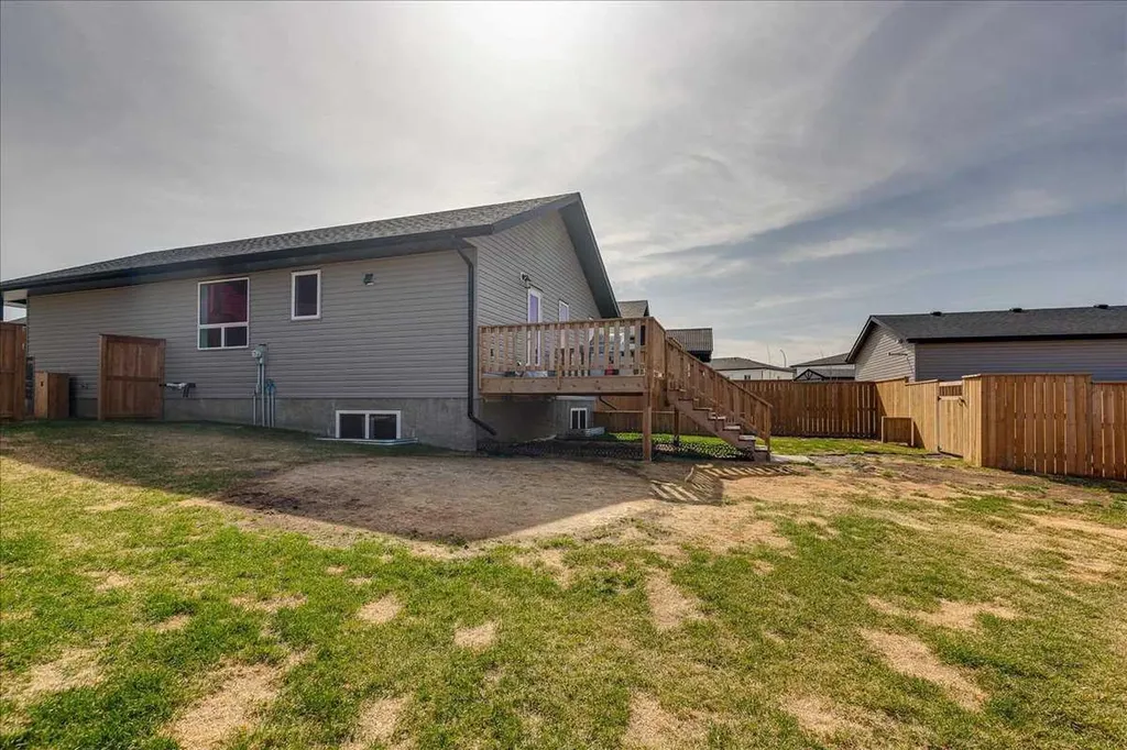 58 Ranchers Close Lacombe AB T4L 0B2