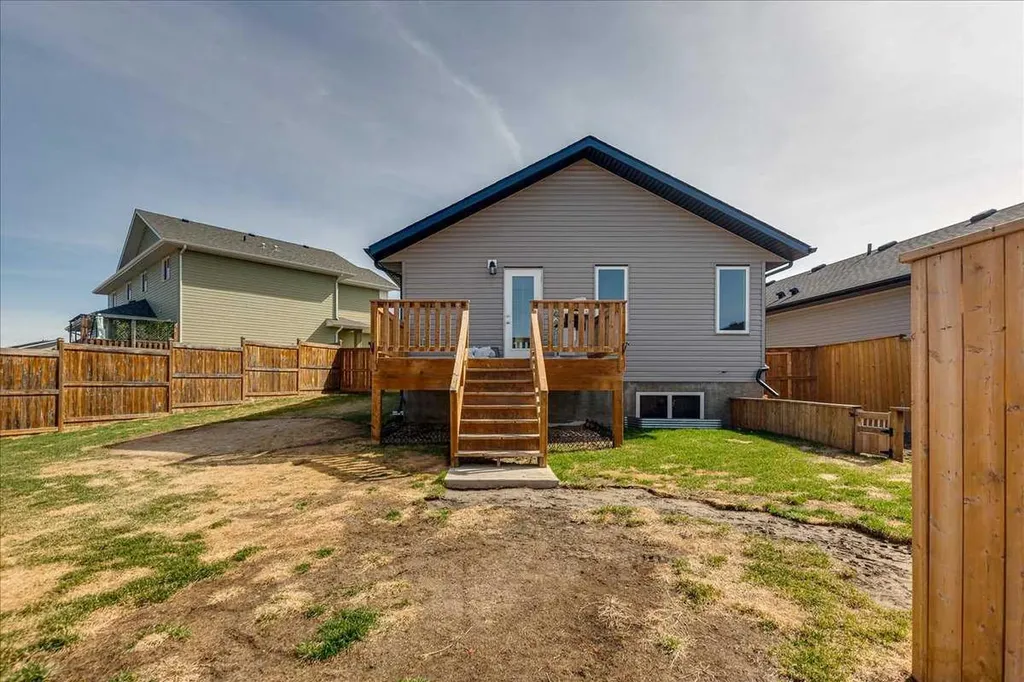 58 Ranchers Close Lacombe AB T4L 0B2