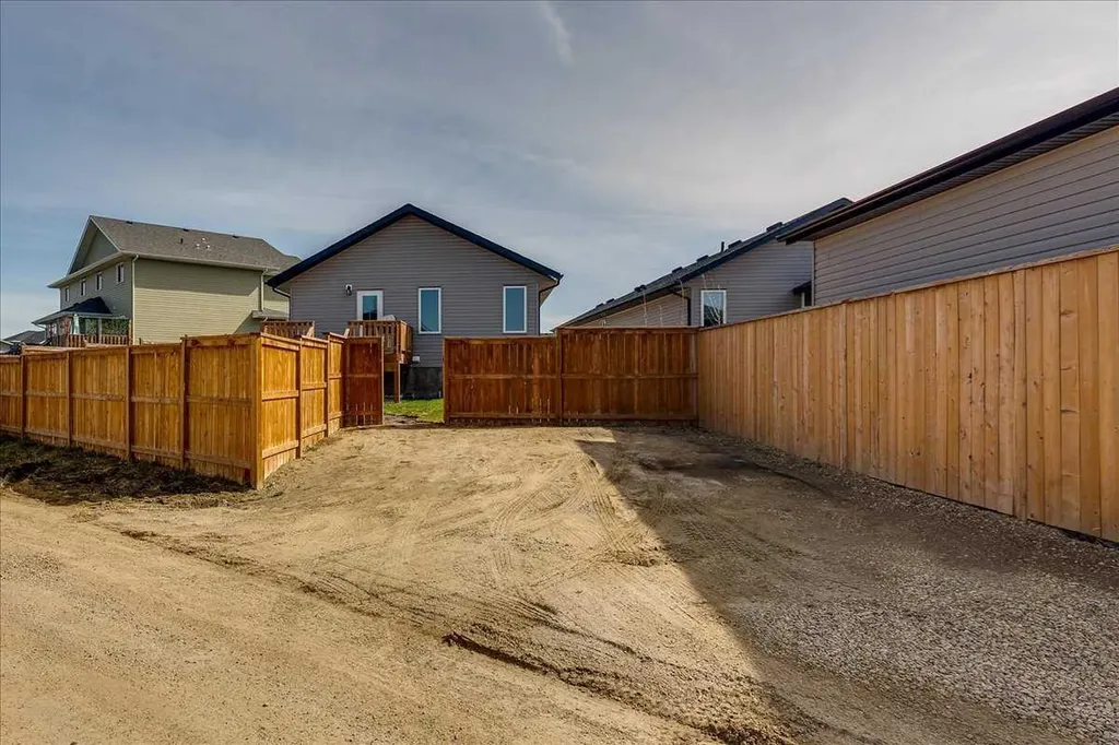 58 Ranchers Close Lacombe AB T4L 0B2