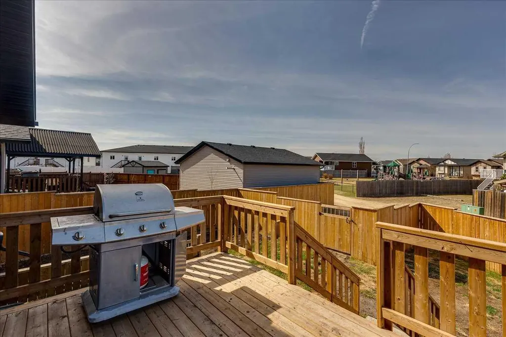 58 Ranchers Close Lacombe AB T4L 0B2