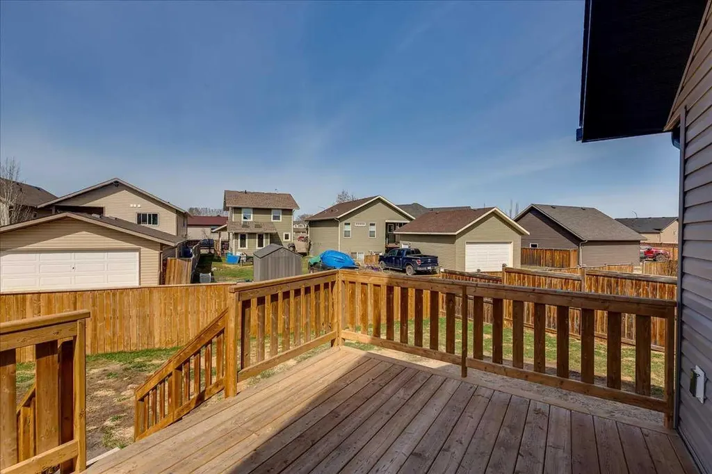 58 Ranchers Close Lacombe AB T4L 0B2