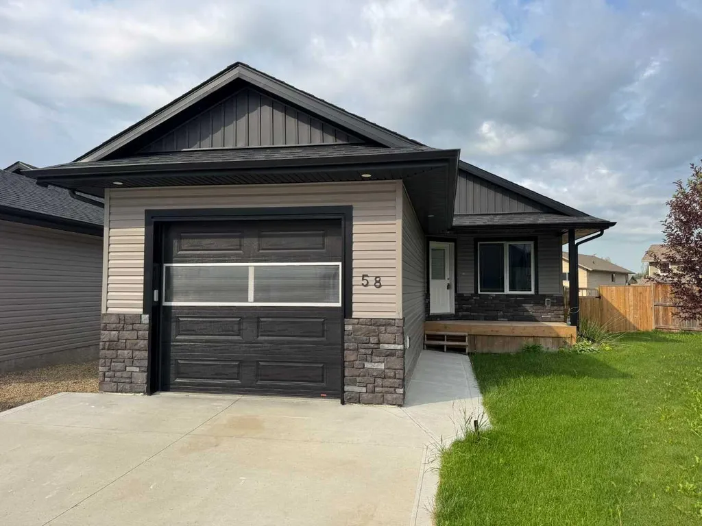 58 Ranchers Close Lacombe AB T4L 0B2