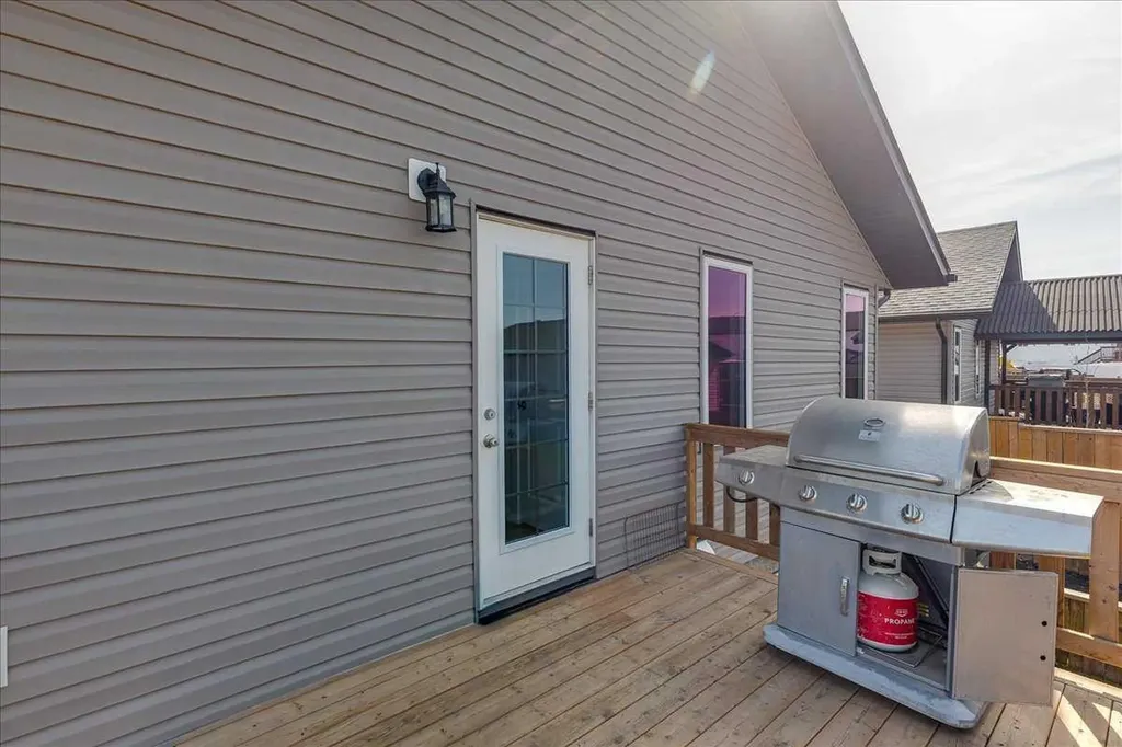 58 Ranchers Close Lacombe AB T4L 0B2