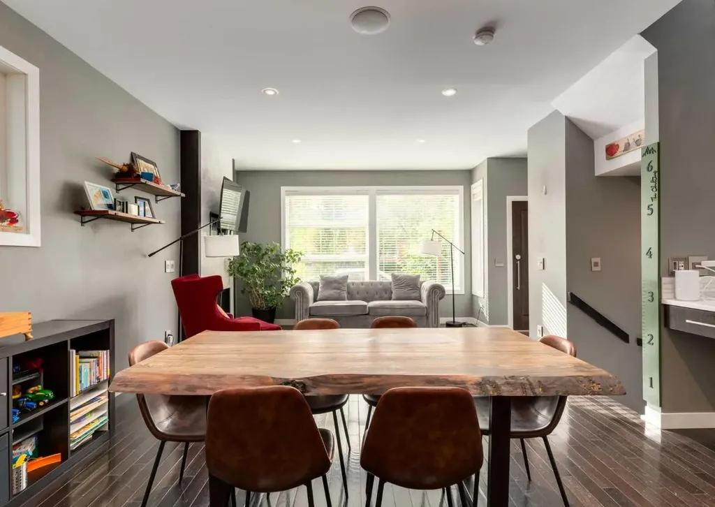 1938 33 Street SW Calgary AB T3E 2S5