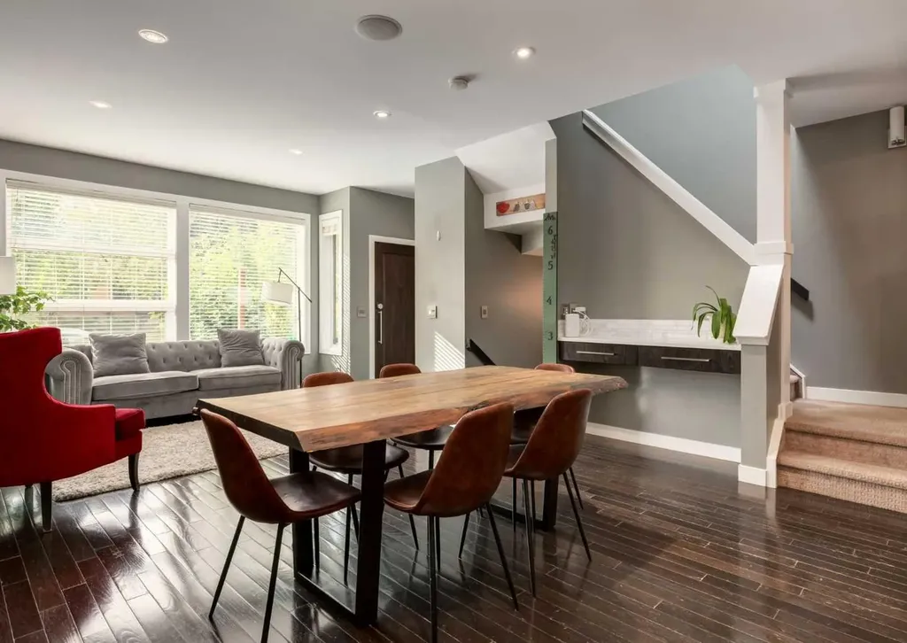 1938 33 Street SW Calgary AB T3E 2S5
