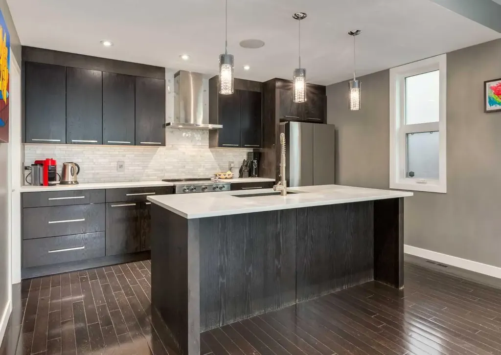 1938 33 Street SW Calgary AB T3E 2S5