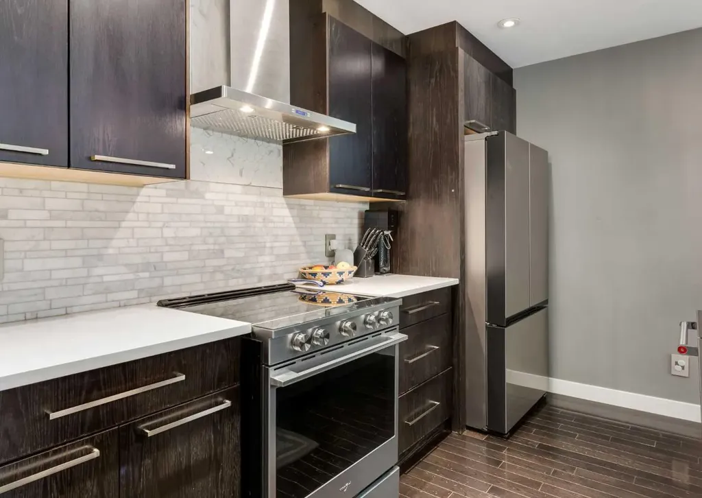 1938 33 Street SW Calgary AB T3E 2S5