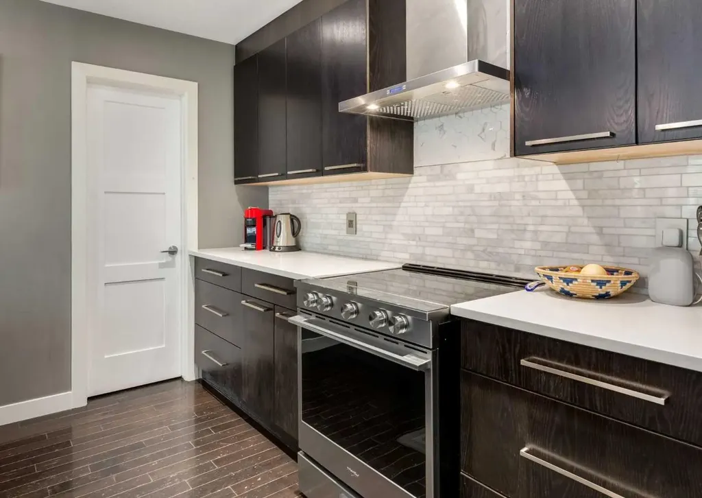 1938 33 Street SW Calgary AB T3E 2S5
