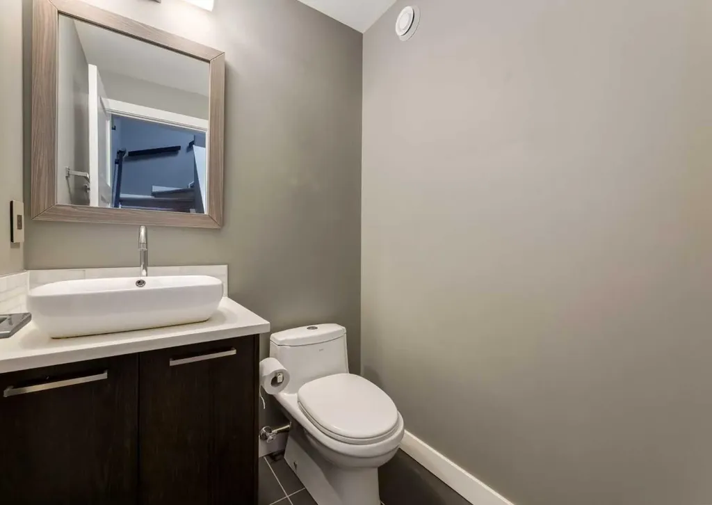 1938 33 Street SW Calgary AB T3E 2S5