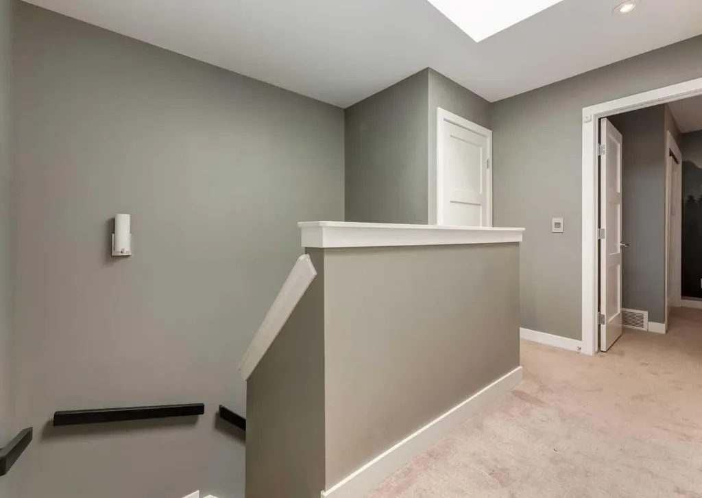 1938 33 Street SW Calgary AB T3E 2S5