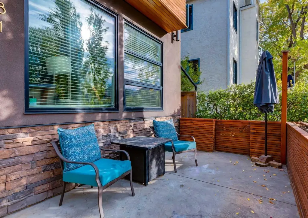 1938 33 Street SW Calgary AB T3E 2S5