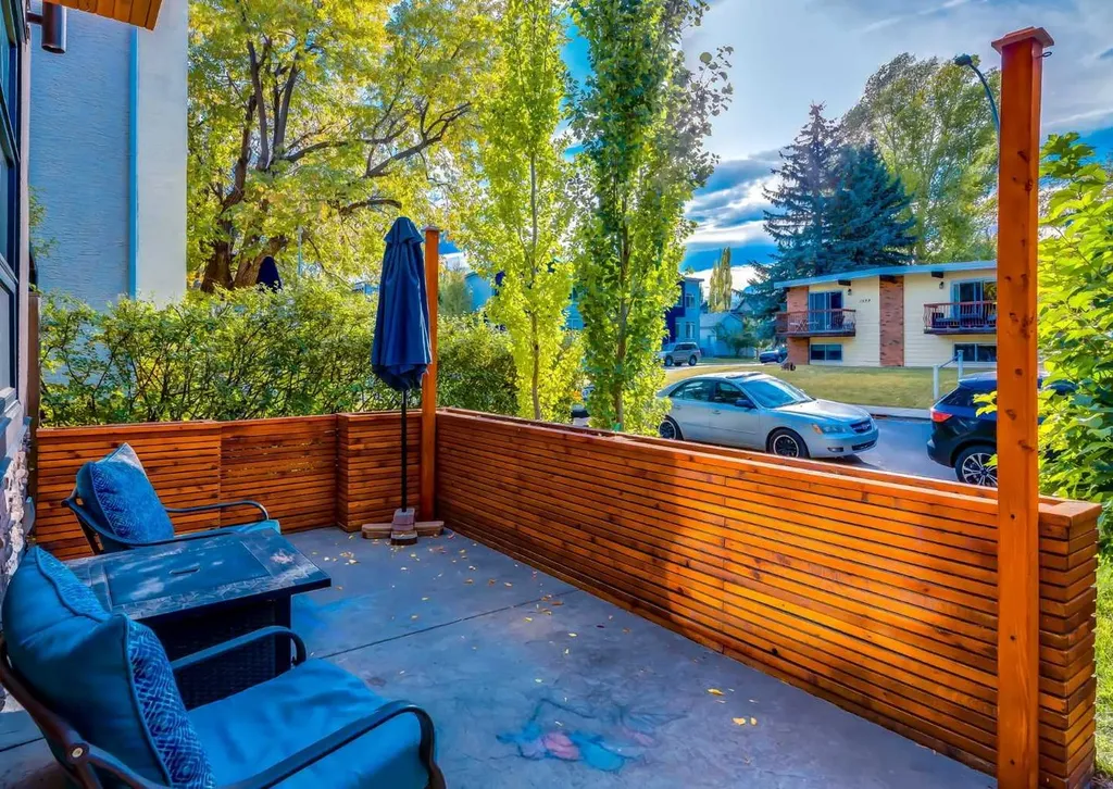 1938 33 Street SW Calgary AB T3E 2S5