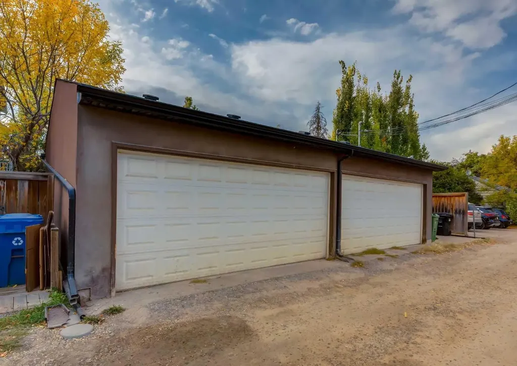 1938 33 Street SW Calgary AB T3E 2S5