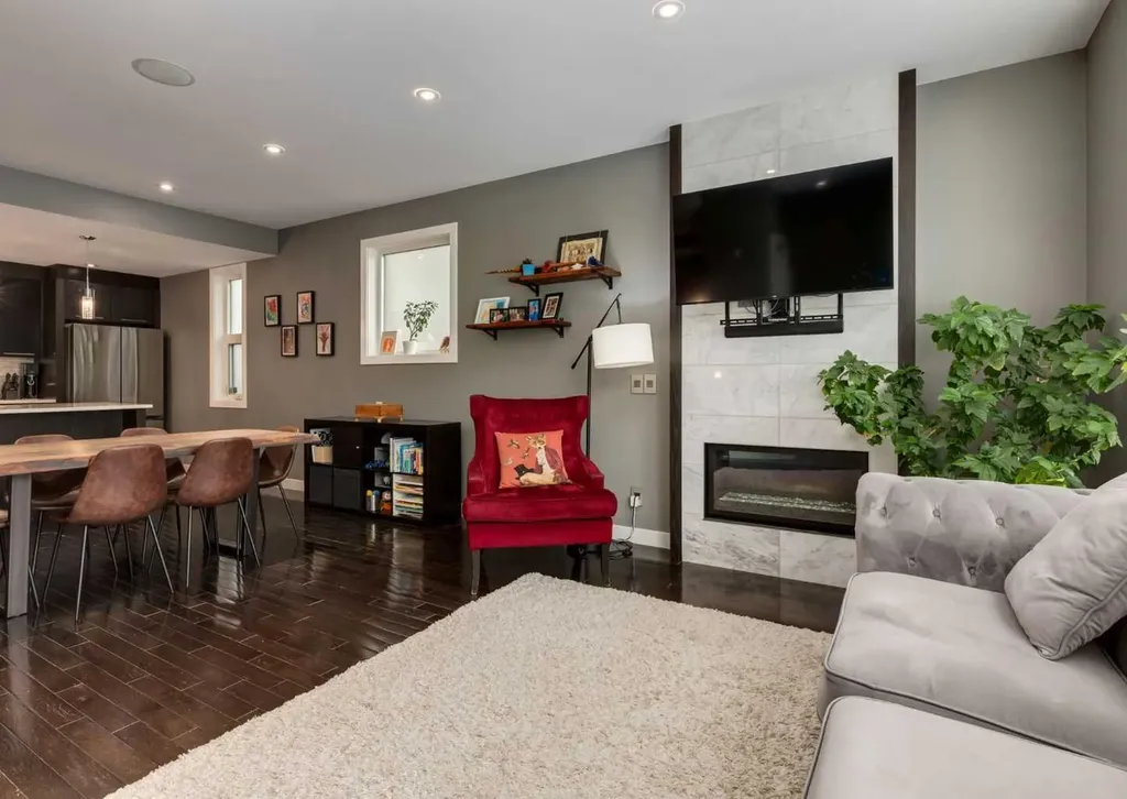 1938 33 Street SW Calgary AB T3E 2S5
