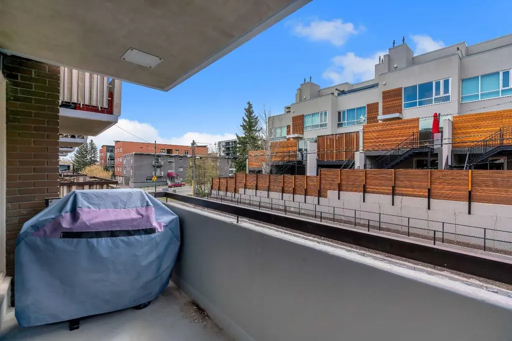 903 19 Avenue SW Calgary AB T2T 0H8