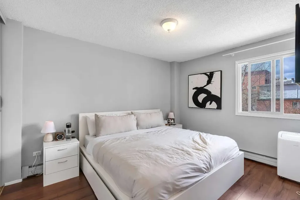 903 19 Avenue SW Calgary AB T2T 0H8
