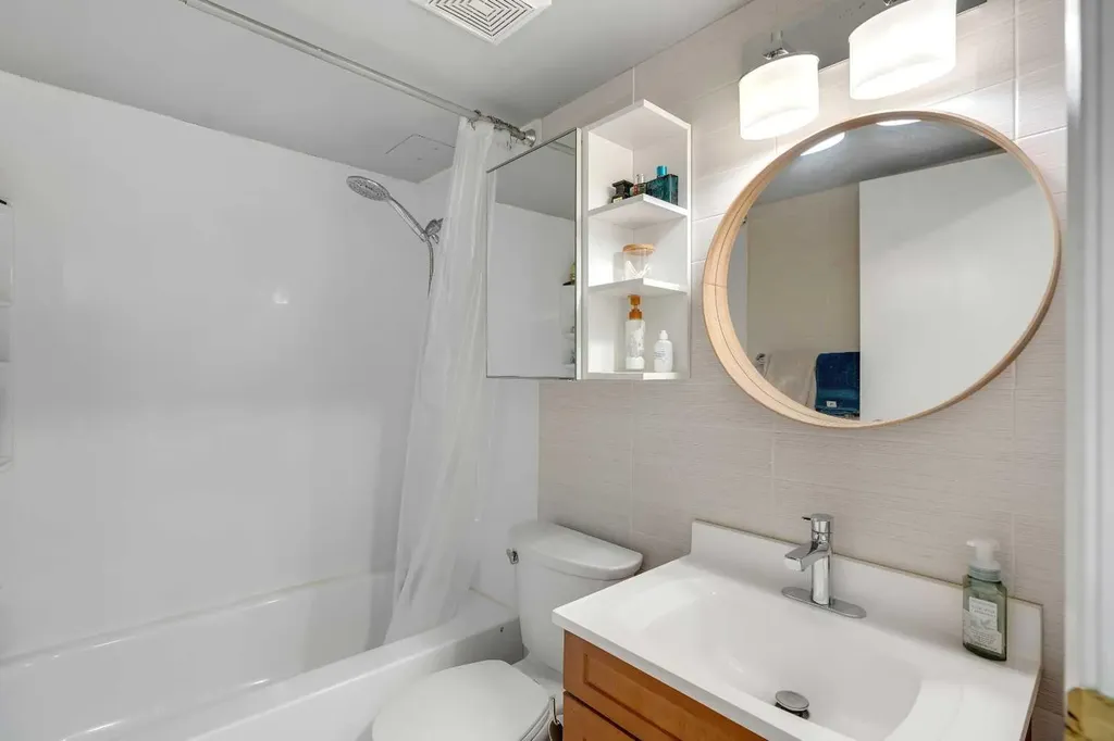 903 19 Avenue SW Calgary AB T2T 0H8