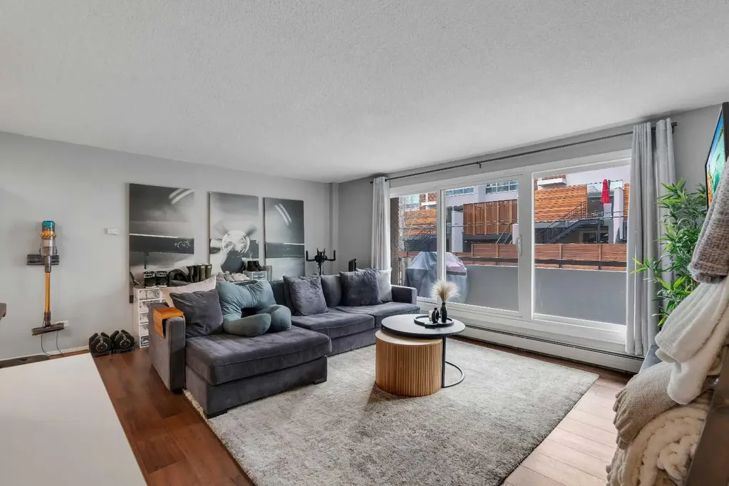 903 19 Avenue SW Calgary AB T2T 0H8