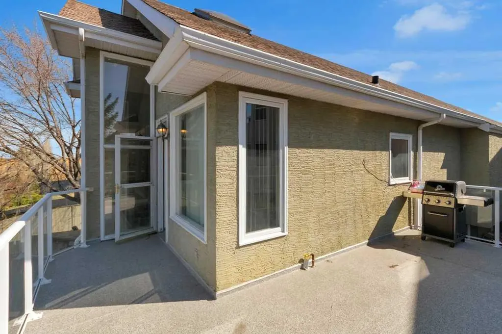 63 Mount Assiniboine Circle SE Calgary AB T2Z2N6