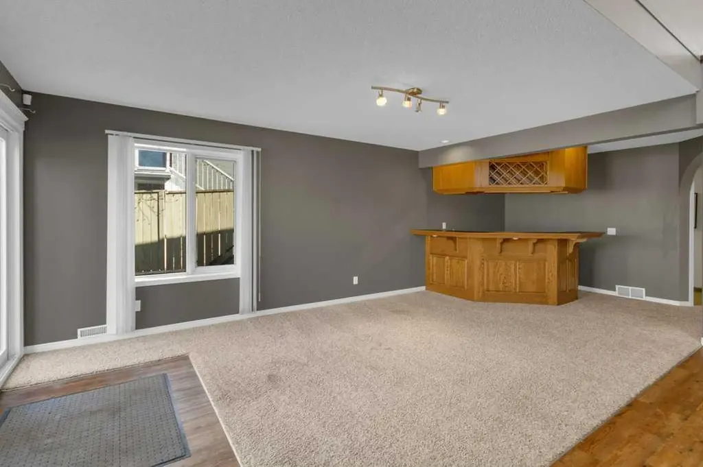 63 Mount Assiniboine Circle SE Calgary AB T2Z2N6
