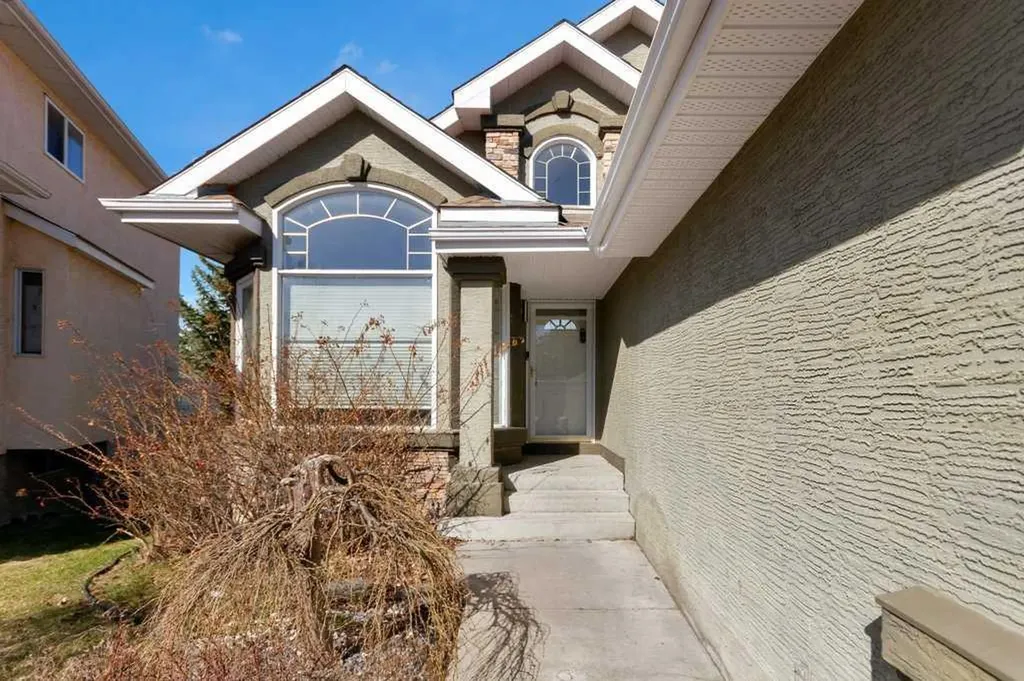 63 Mount Assiniboine Circle SE Calgary AB T2Z2N6