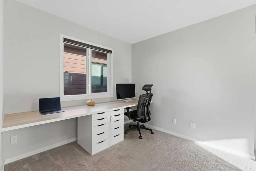 34 Walgrove Link SE Calgary AB T2X 2H6