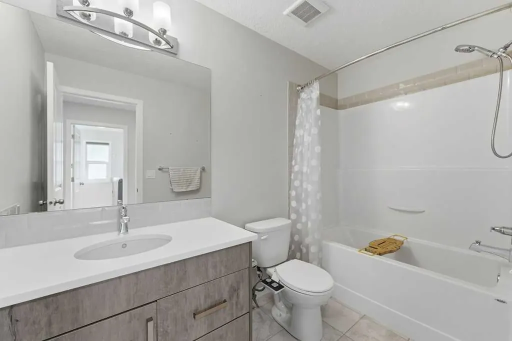 34 Walgrove Link SE Calgary AB T2X 2H6