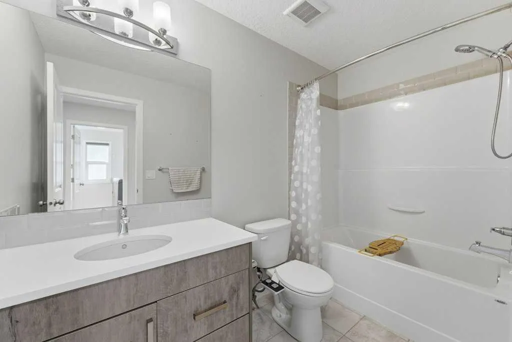 34 Walgrove Link SE Calgary AB T2X 2H6