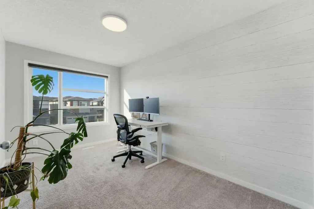 34 Walgrove Link SE Calgary AB T2X 2H6