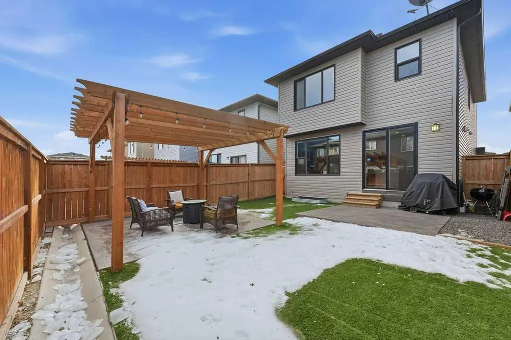 34 Walgrove Link SE Calgary AB T2X 2H6