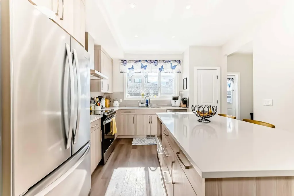 167 South Shore Court Chestermere AB T1X 1S2