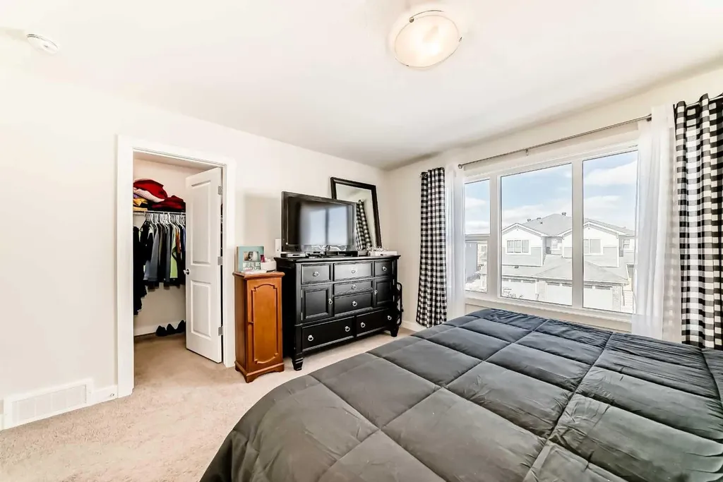 167 South Shore Court Chestermere AB T1X 1S2