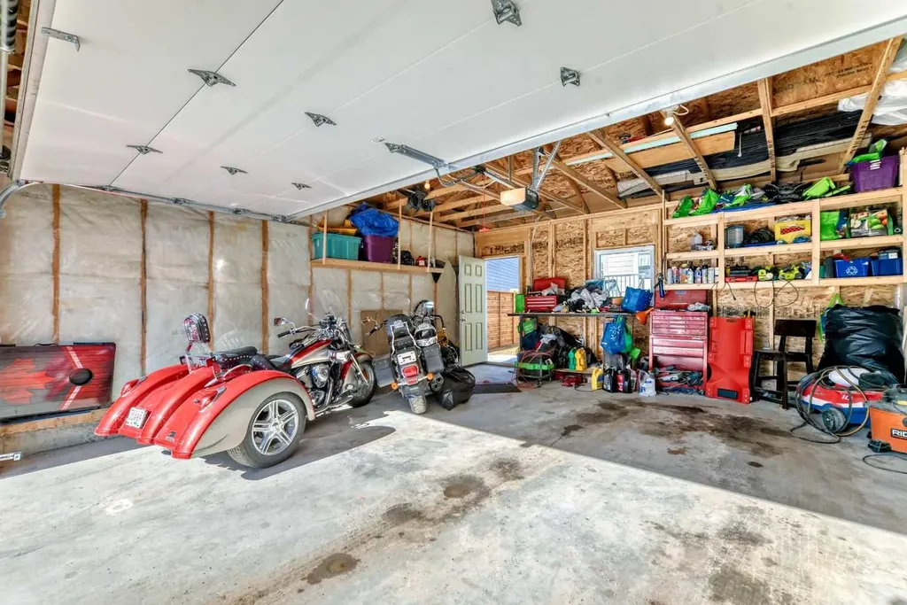 167 South Shore Court Chestermere AB T1X 1S2