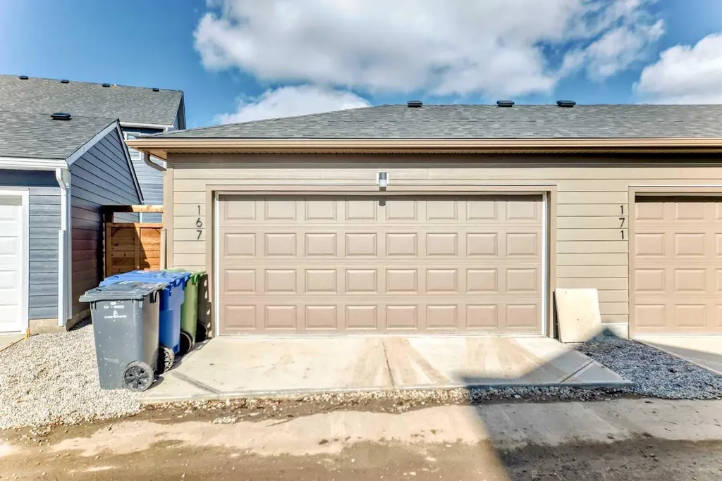 167 South Shore Court Chestermere AB T1X 1S2