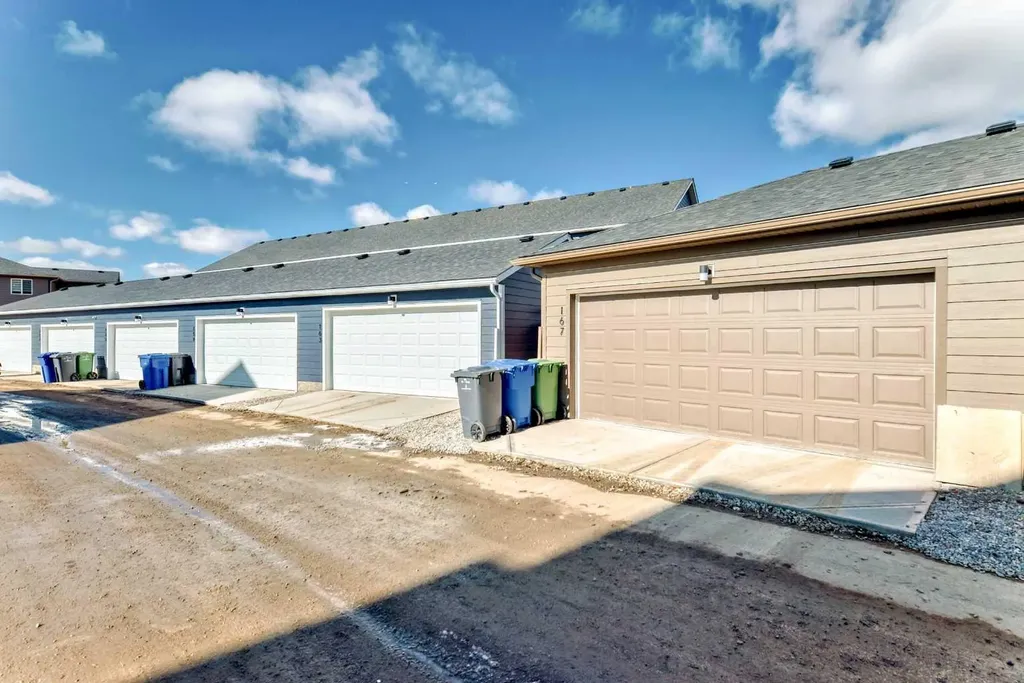 167 South Shore Court Chestermere AB T1X 1S2