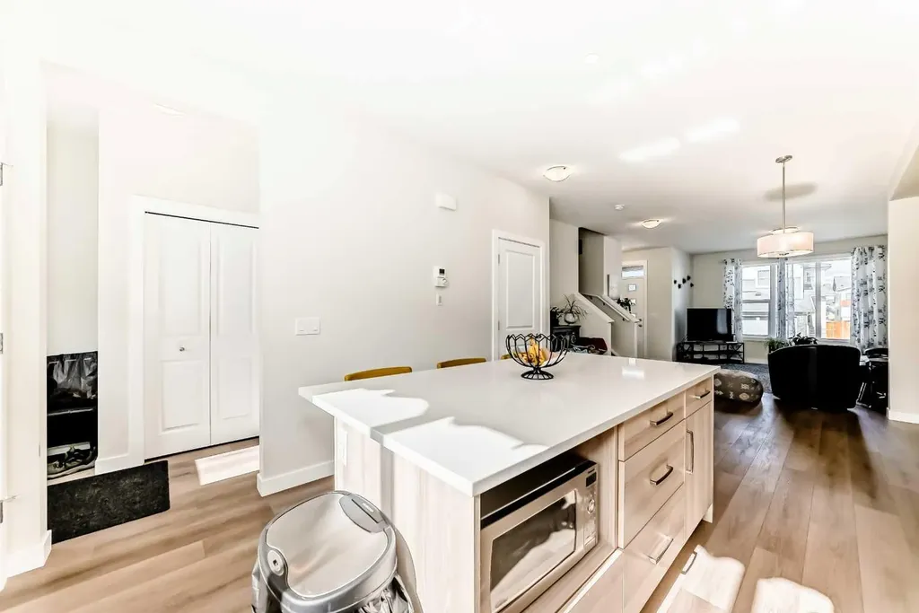 167 South Shore Court Chestermere AB T1X 1S2