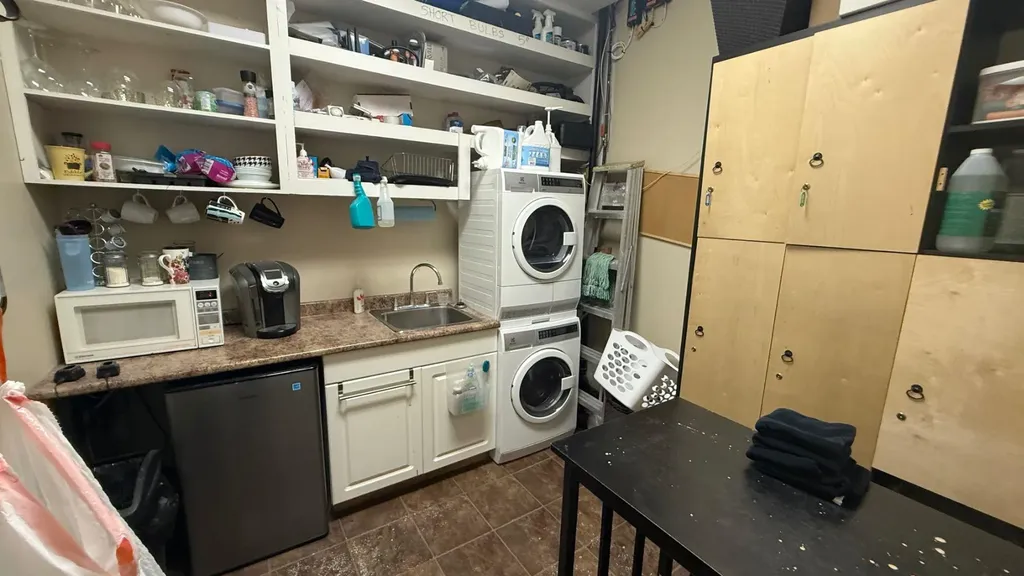 1005 3 Avenue S Lethbridge AB T1J 0J3