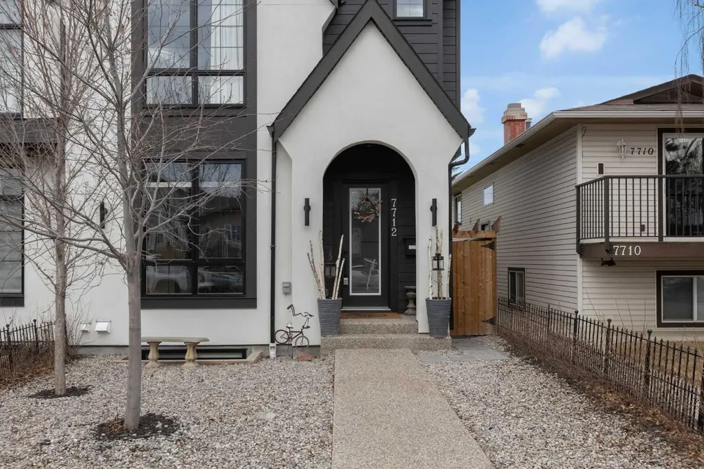 7712 36 Avenue NW Calgary AB T3B 1V3