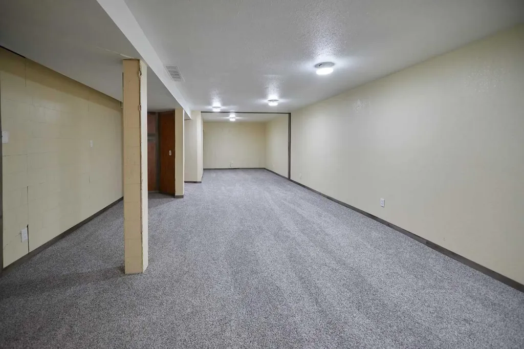 2501 13 Avenue N Lethbridge AB T1H 4A4
